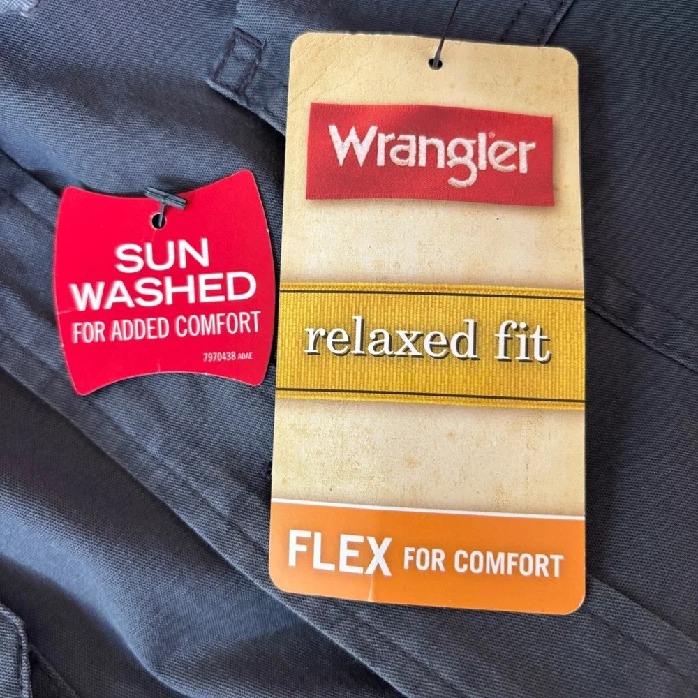 Wrangler Mens L Short Sleeve Shirt Gray Sun Washed Relaxed Fit   NWT Workwear